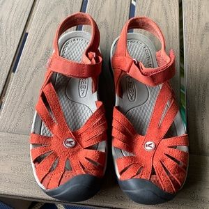 Keen Rose sandals GUC